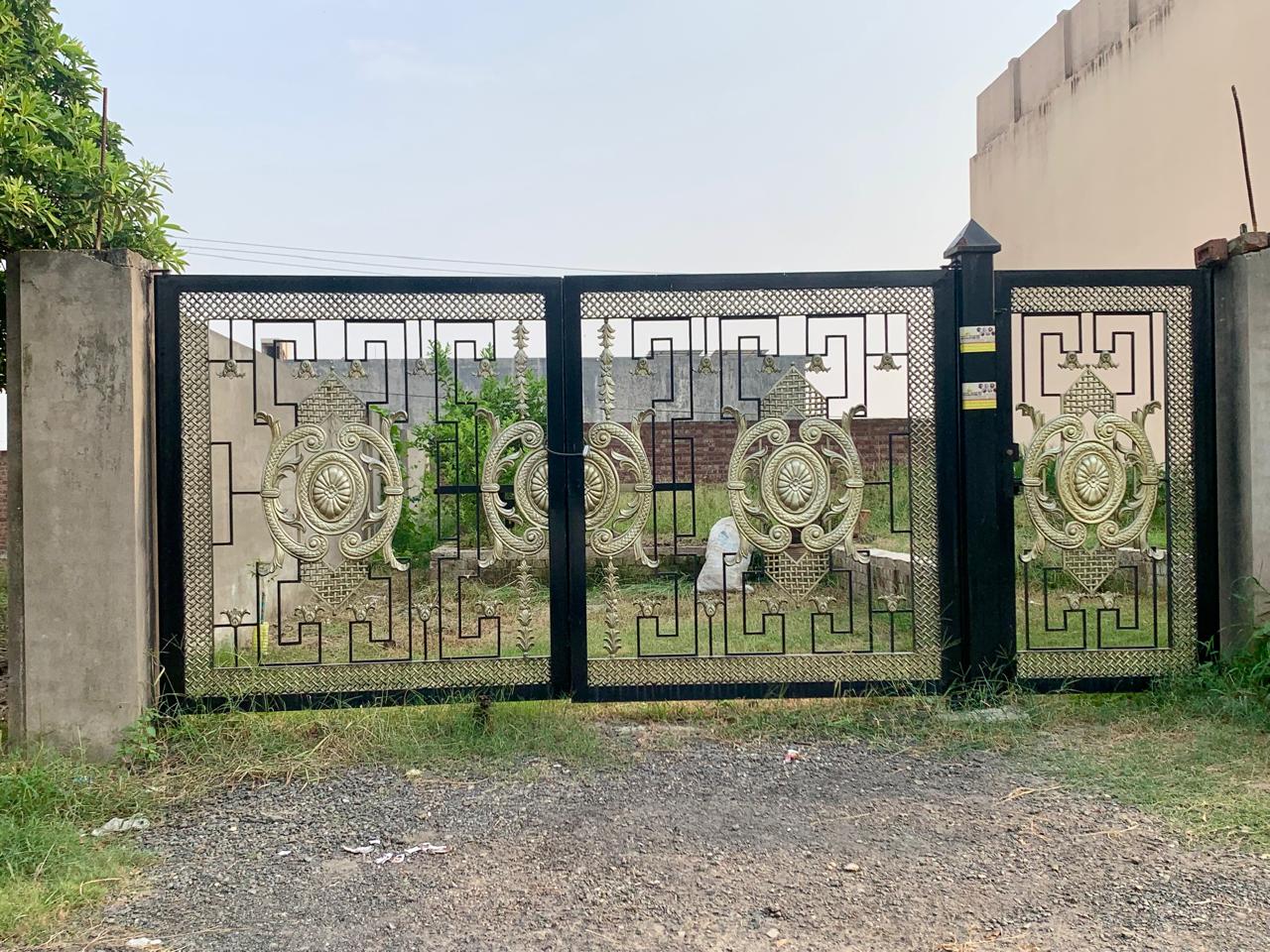Contemporary Gate #022