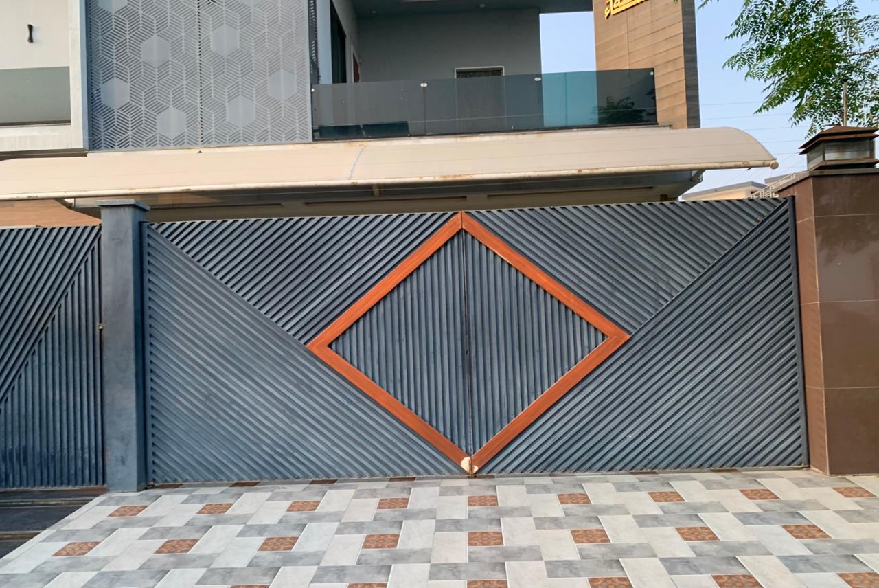 Arabesque Gate #042